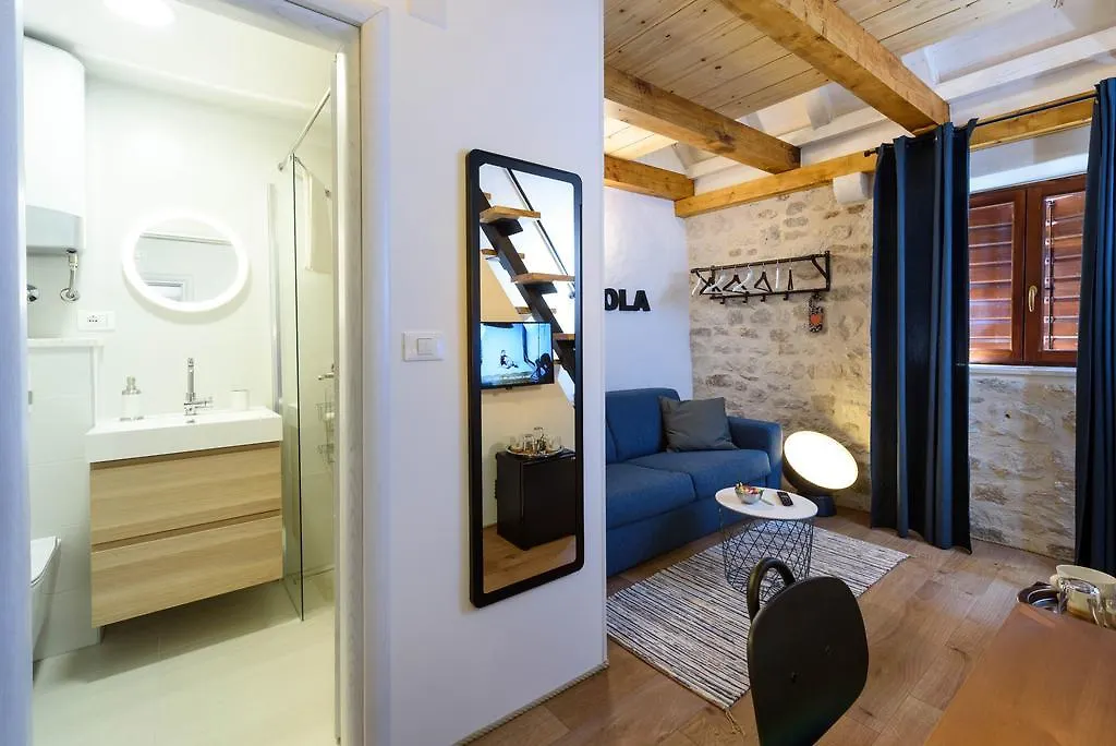 Apartments & Rooms Tiramola - Old Town Trogir Guest house