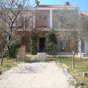 https://villa-lipa.hotelinzadar.com